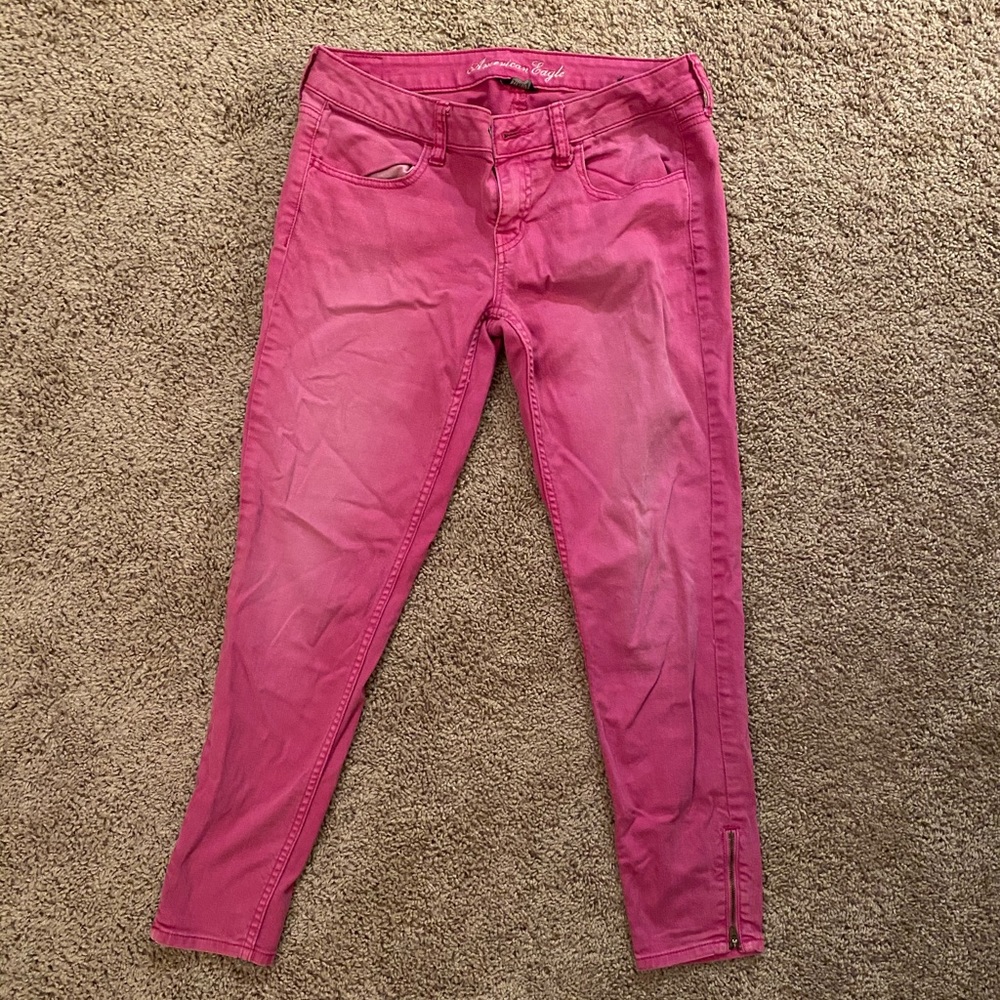 Pink cropped American Eagle Jeggings